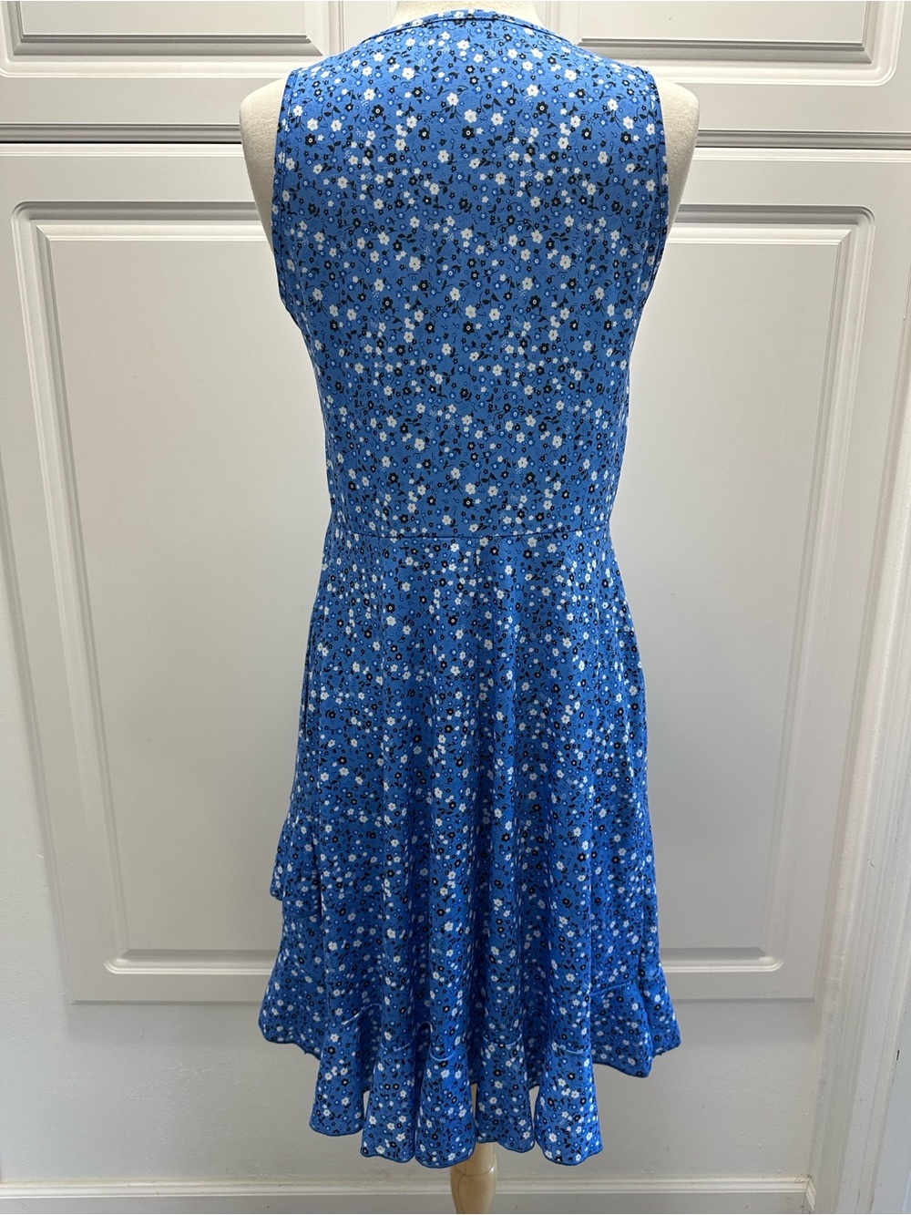 Sleeveless Blue Floral Midi Dress with Ruffle Hem - Picture 8 of 12